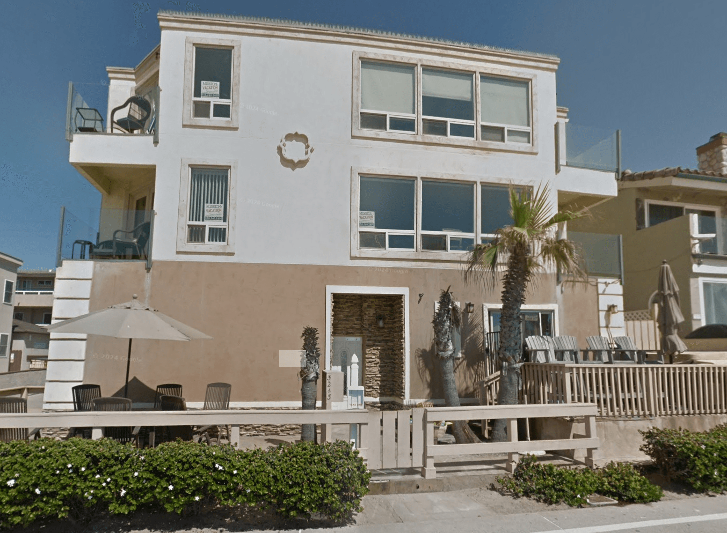 Spacious Patio on Isthmus Ct on Mission Beach Boardwalk